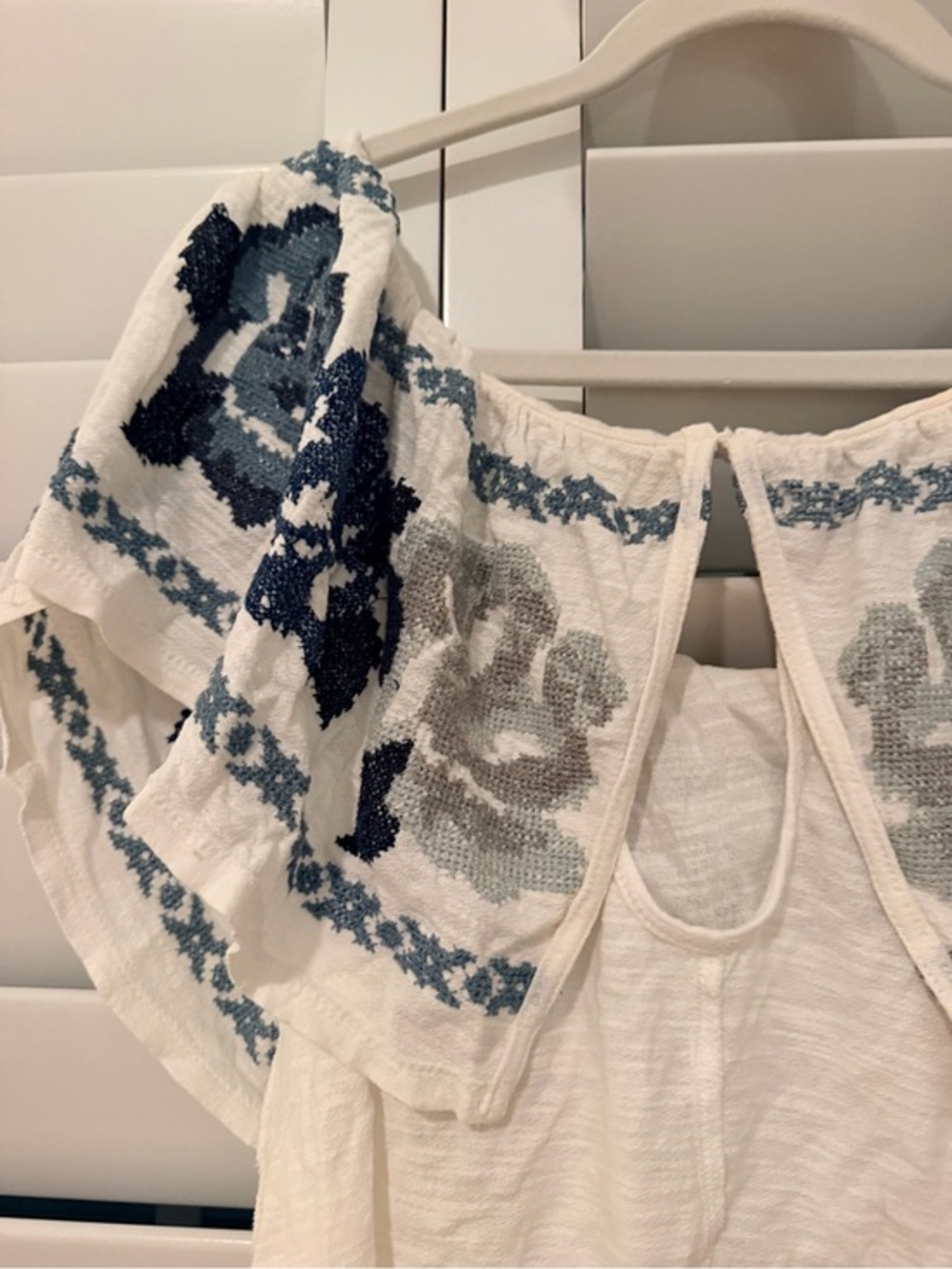 Free People White Off-Shoulder Blouse with Blue Floral Embroidery SMALL - Picture 2 of 4